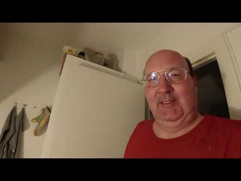 MongoTV_3214 - English Vlog_0122 - I Drink German Fritz-Kola And Eat Peanuts
