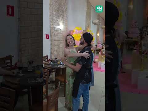 Disfarçado de garçom, doador de medula óssea encontra transplantada