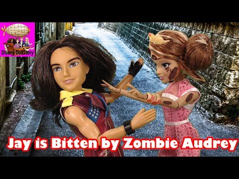 Jay is Bitten by Zombie Audrey - Part 3 - Zombie Outbreak Descendants Project MC2 Disney