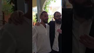 אייל מספר לרב יגאל איך הוא שרד את הנובה (ארגון ענפים) - התמונה מוצגת ישירות מתוך אתר האינטרנט יוטיוב. זכויות היוצרים בתמונה שייכות ליוצרה. קישור קרדיט למקור התוכן נמצא בתוך דף הסרטון