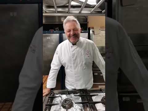 Susamielli, Riso aglio olio e friarielli, Linguine e ricciola, Rigatoni con cavoli, Pane e scarole