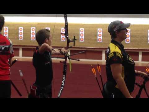 Denzel Pleiter schiet een finale rondje tegen Rick van der Ven