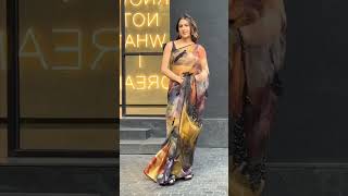 Download lagu Sundari Naari in Saree 😎🔥Sara Ali Khan 💃 #shorts #shortsvideo #saraalikhan mp3