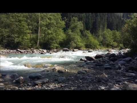 Torrente di montagna suono rilassante della natura