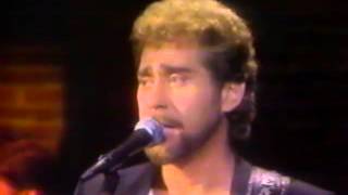 Earl Thomas Conley Holding Her And Loving You