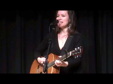 Folksingers Low Lily / Seattle Folklore Society