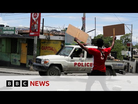 海地首都被黑幫控制，居民陷入生存困境 | BBC News (Haiti capital under gang control with residents in survival struggle | BBC News)