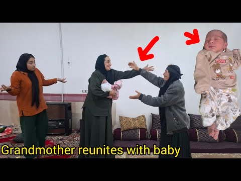 Homeless grandmother helped pregnant mother and visited mother and baby👶🏻👵