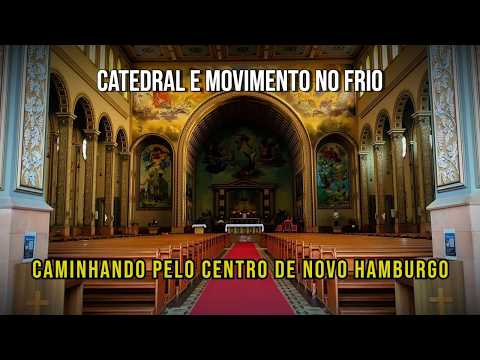 Catedral São Luiz Gonzaga e movimento próximo ao shopping Bourbon