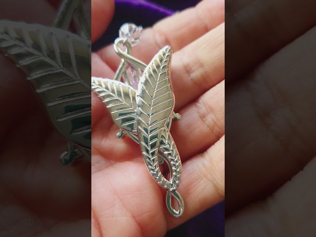 Vídeo relacionado con Fashion Cuqui Colgante de Arwen - Réplica del colgante de la elfa