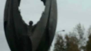 preview picture of video 'vassilis konstantinidis narva monument estonia october 2011'