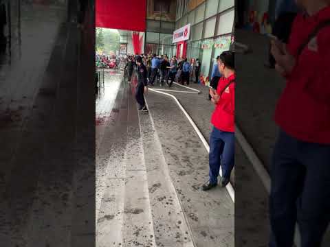 PHỐT HIGHLANDS COFFEE - Sử dụng đám đông bao vây, uy hiếp chủ mặt bằng giảm giá tiền thuê nhà