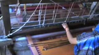 preview picture of video 'India:  The Olastag Weaving Village, Orissa'