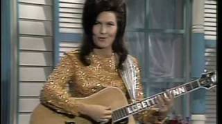 Loretta Lynn - Your Squaw Is On The Warpath (2)