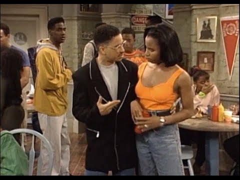A Different World: 5x22 - Whitley calls for a dorm meeting