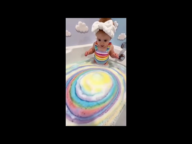 Vídeo relacionado con Bombas de baño Bombas de baño, 12 piezas bombas de baño para niños, con juguete sorpresa en el interior, bombas de baño orgánicas con burbujas abundantes, regalos para niños y niñas de 4 a 15 años