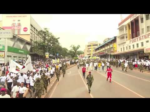 RAIS WA UGANDA MSEVEN AONGOZA MAMIA YA WATU KATMAANDAMANO YA MAPAMBANODHIDI YA UFIDADI NCHINI UGANDA