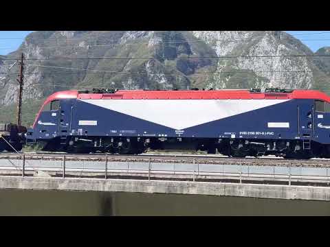 Bel merci con Doppia Inrail e Fuc in testa a salire. Successivo incrocio con convoglio a scendere.