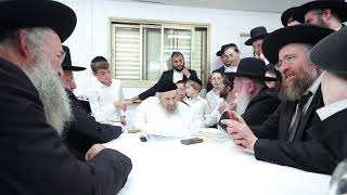 מנהיג הדור מרן רבי דב לנדו בריתחא דאורייתא עם גדולי ראשי הישיבות שעלו למעונו להקביל פניו בחג הפסח