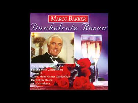 “Dunkelrote Rosen”: Marco Bakker singt populäre Lieder