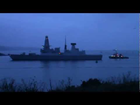 HMS DRAGON D35 @ DEVILS POINT PLYMOUTH 21.11.11