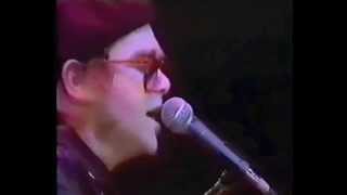 Elton John - I Heard it Through the Grapevine (Live at Wembley Empire Pool 1977)