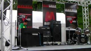preview picture of video 'Playing Ryuichi Sakamoto Live at Sapporo City Jazz 2010 (1)'