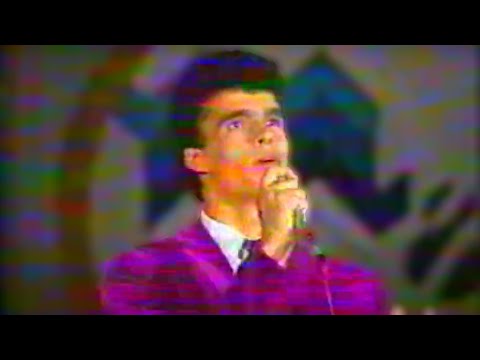 Mamaia '89: Aurelian Temișan - Stai lângă mine | Muzica: Marius Țeicu