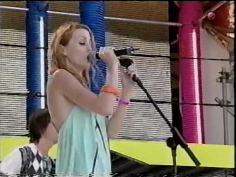 Siobhan Donaghy - Overrated - Live at Pop Beach 13/06/2003