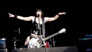 preview picture of video 'Joan Jett, I love Rock & Roll, Live in Nottingham, England'