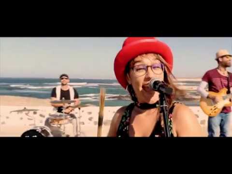 download lagu mp3 mp4 La Familia Flotante, download lagu La Familia Flotante gratis, unduh video klip La Familia Flotante