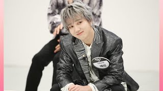 Download lagu Yesung effortlessly singing on Mokkoji Korea Live (His vocals are so beautiful 😭) mp3