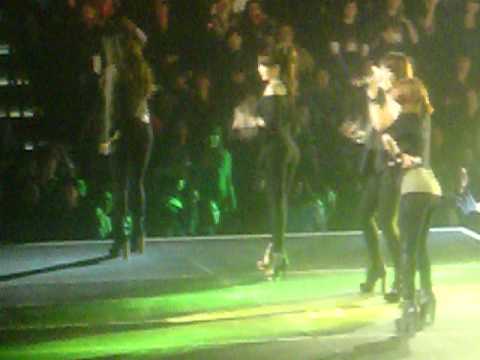 111126 4minute - Hot Issue (Hyuna Focus)