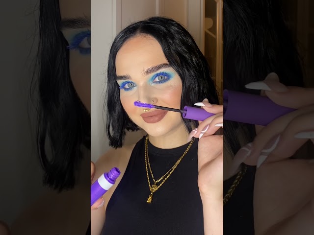 Vídeo relacionado con 3INA MAKEUP - The Color Mascara 850 (mini) - Mascara de Pestañas Azul con Keratina - Definición - Para Ojos sensibles - Tamaño Viaje - Vegan - Cruelty Free