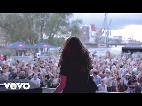 Nod One’s Head - Falling to Pieces ft. Max Joni