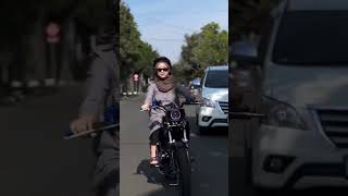 Download lagu pesona cewek cantik naik RX king #2tak #2takloversindonesia #cewekcantik mp3