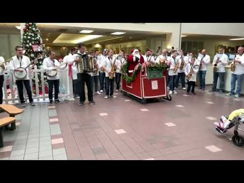 Joe Ferry Christmas String Band "It's Beginning To Look A Lot Like Christmas" | December 20, 2019