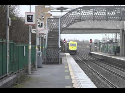 Irish Rail 201 loco 234 + mk4 set passes Hazelhatch