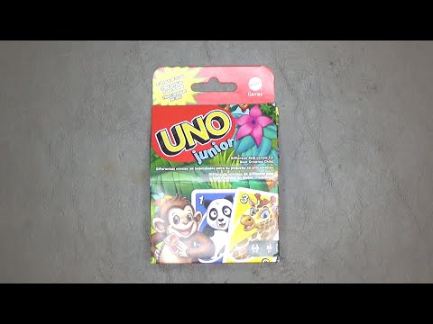 UNO Junior Card Game Opening