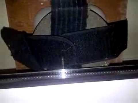 Να και το καθετο θεριο στα πλαγια να βλεπει προς την ψεκαστικη βαση των ηλιθιων.....