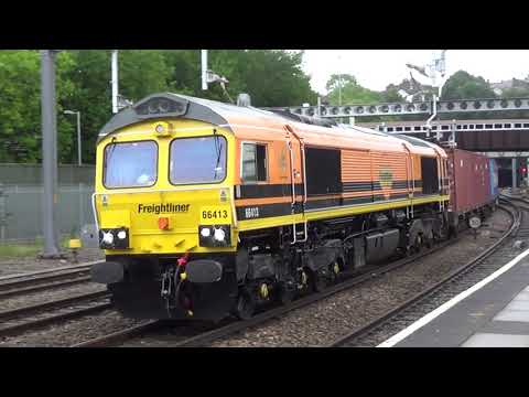 Freightliner 66413 powering through Newport (South Wales) - 20/09/18