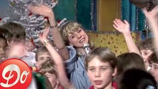 Dorothée chante "Docteur" (Noël 1987)