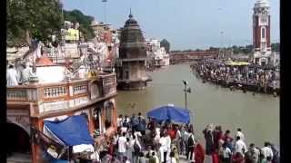 preview picture of video 'हर की पौड़ी- Haridwar Har ki Paudi A journey to take holy dip in ganges- all in haridwar'