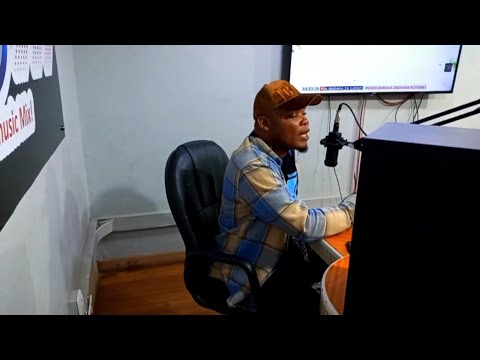 solomon mkubwa akiimba wimbo wa komando wa Yesu