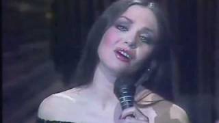 Crystal Gayle - Don&#39;t it make my brown eyes blue- The Blue side - French TV Guy Lux Show Numero 1