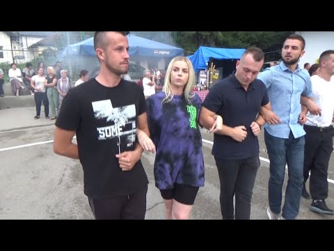 Kolo igra Ismir, plavusa ga prati - Teferic Podorasac 2022 - AMKO bend