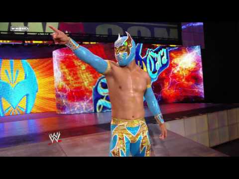 SmackDown: Sin Cara attacks Jack Swagger