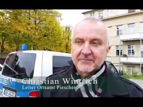 Flüchtlinge beziehen die blockierte Asylunterkunft in Übigau