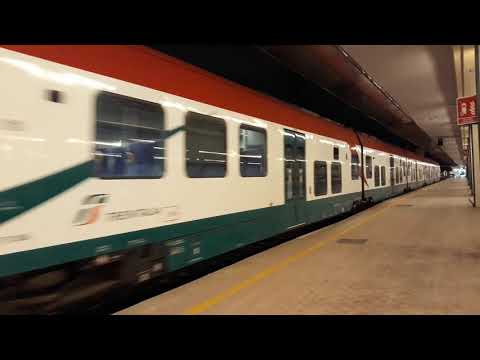 Treno Jazz "ETR 425" Aereoportuale in partenza dal binario 8