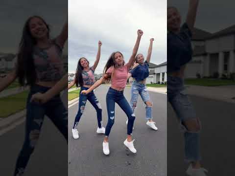 Hot n Cold Trend - Katy Perry  (She’s a runner she’s a track star 🏃‍♀️💨) | Triple Charm #shorts